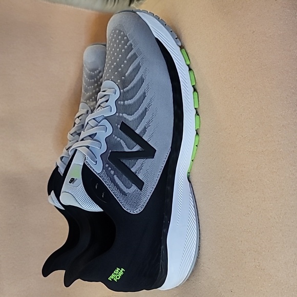 New Balance Other - 🖤 Men's New Balance Fresh Foam 860v11 running shoes Sz 13 2E M860A11💚
